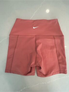Nike Women's High-Rise Training Shorts - Dusty Rose